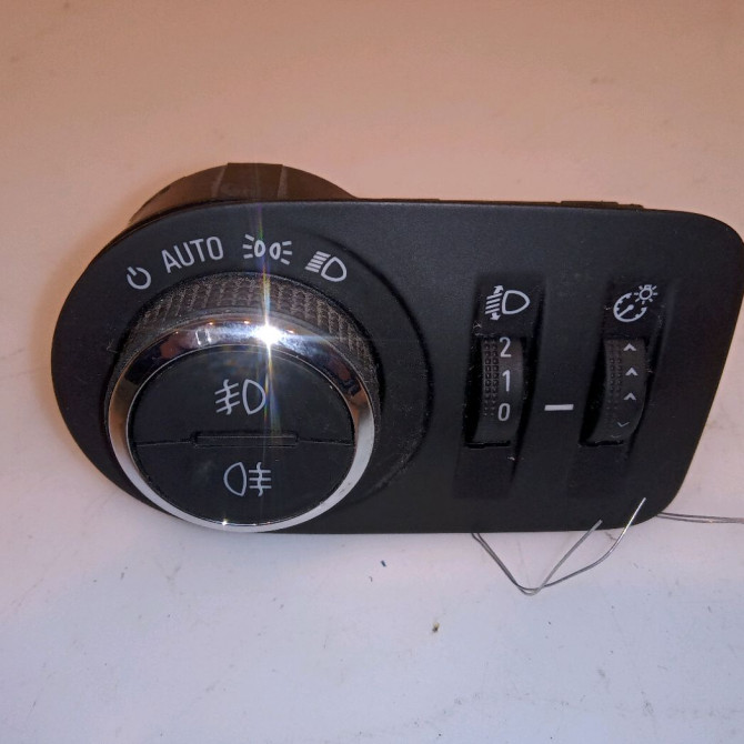 Interrupteur commande de phares occasion OPEL ZAFIRA III Phase 1 11-2011->... 20930746 1