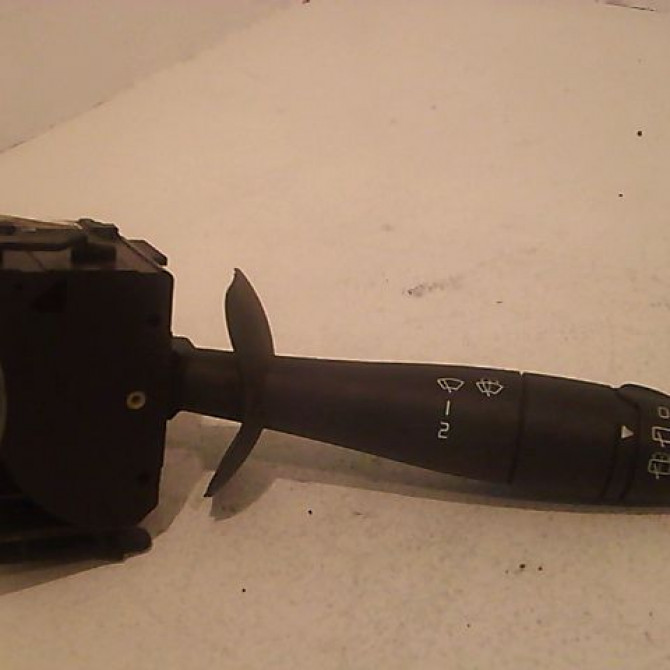 Commande essuie glace occasion RENAULT TWINGO II Phase 1 06-2007->11-2011 1.5 DCI 65ch 7701048915 1