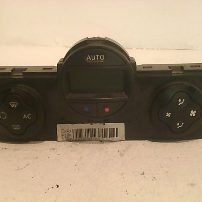 Commande de chauffage occasion RENAULT MEGANE II Phase 1 09-2003->12-2005 7701209068 1