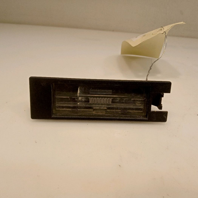 Eclaireur plaque de police g occasion OPEL INSIGNIA Phase 1 01-2009->03-2013 13251936 1