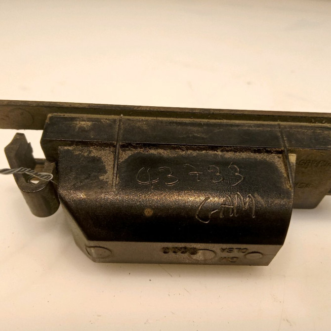 Eclaireur plaque de police g occasion OPEL INSIGNIA Phase 1 01-2009->03-2013 13251936 3