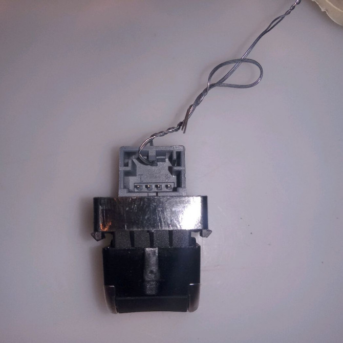 Commande leve-glace porte arrière droite occasion AUDI A1 2