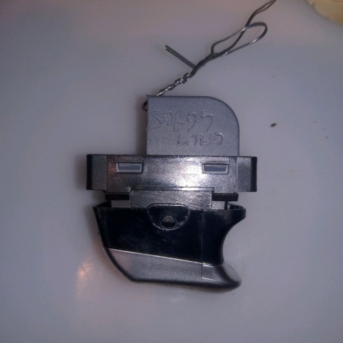 Commande leve-glace porte arrière droite occasion AUDI A1 3