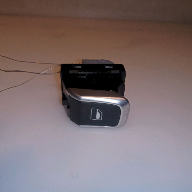 Commande leve-glace porte arrière gauche occasion AUDI A1 1