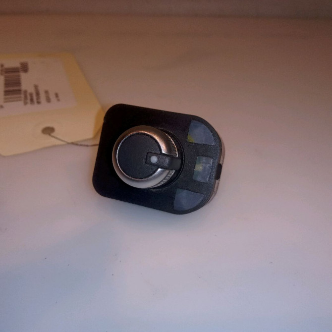 Commande rétroviseurs extérieures électriques occasion AUDI A1 4F0959565A5PR 1