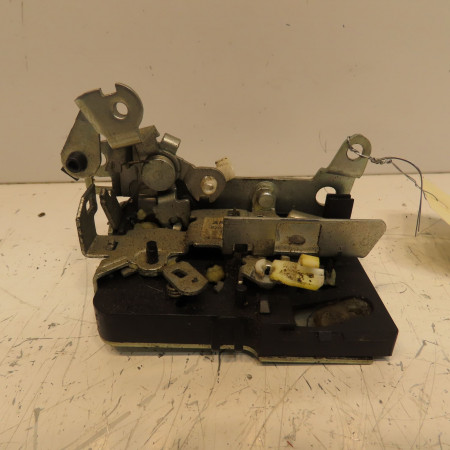 Serrure porte ard occasion DACIA SANDERO I Phase 1 06-2008->10-2012 1.2 16v 75ch 8200735243