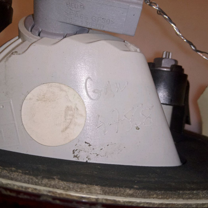 Feu arrière interieur gauche occasion RENAULT TWINGO II Phase 2 12-2011->12-2014 1.5 DCI 75ch 3