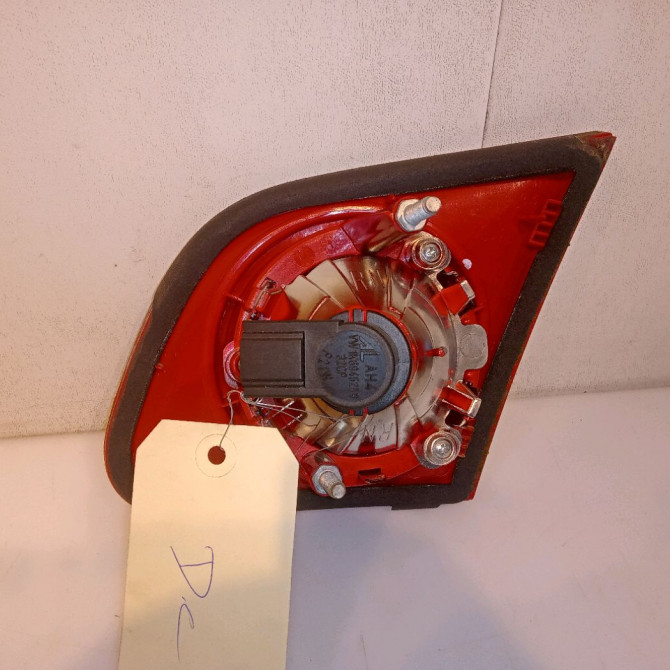 Feu arrière interieur gauche occasion VOLKSWAGEN PASSAT V Phase 1 03-2005->10-2010 1.9 TDI 105ch 3C5945093E 2