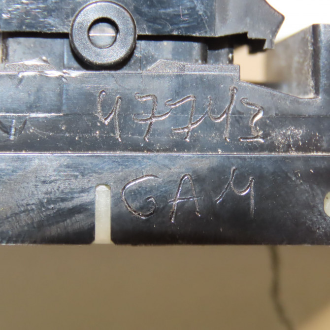 Commande lève-glace porte avant gauche occasion OPEL AGILA II Phase 1 03-2008->12-2014 1.0i 65ch 93194977 4