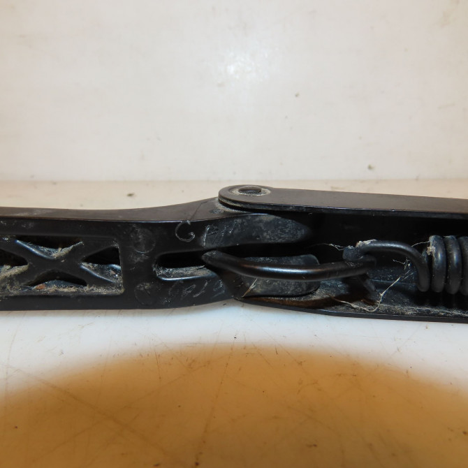 Bras essuie-glace arrière occasion TOYOTA RAV4 I 8524142020 3