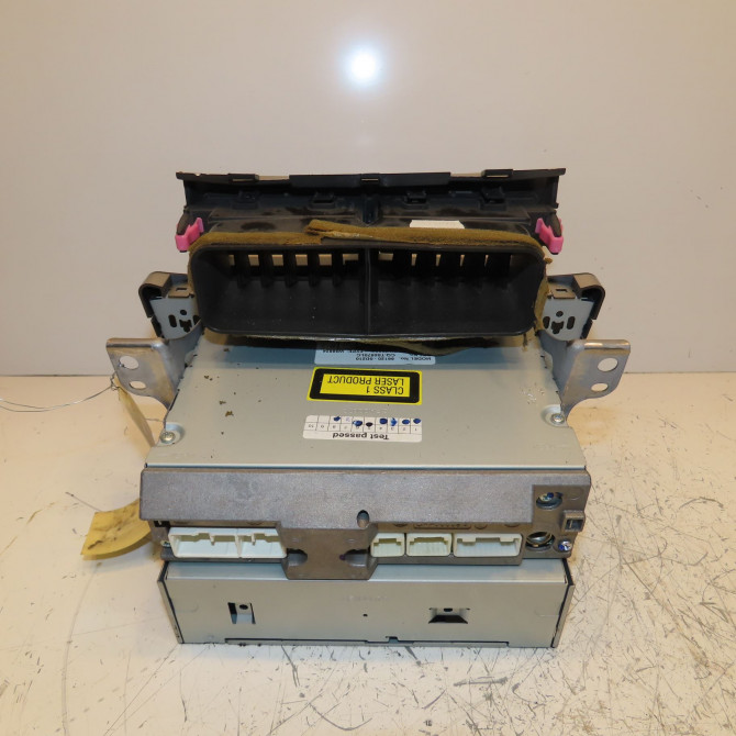 Autoradio occasion TOYOTA YARIS II Phase 1 12-2005->11-2009 1.3 VVT-i 861200D211 2