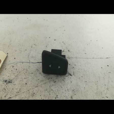 Commande lève-glace porte avant droite occasion FIAT 500 II 500 II Phase 1 2007-07-01->2016-03-31 1.3 D MULTIJET 16v 75ch 735482602