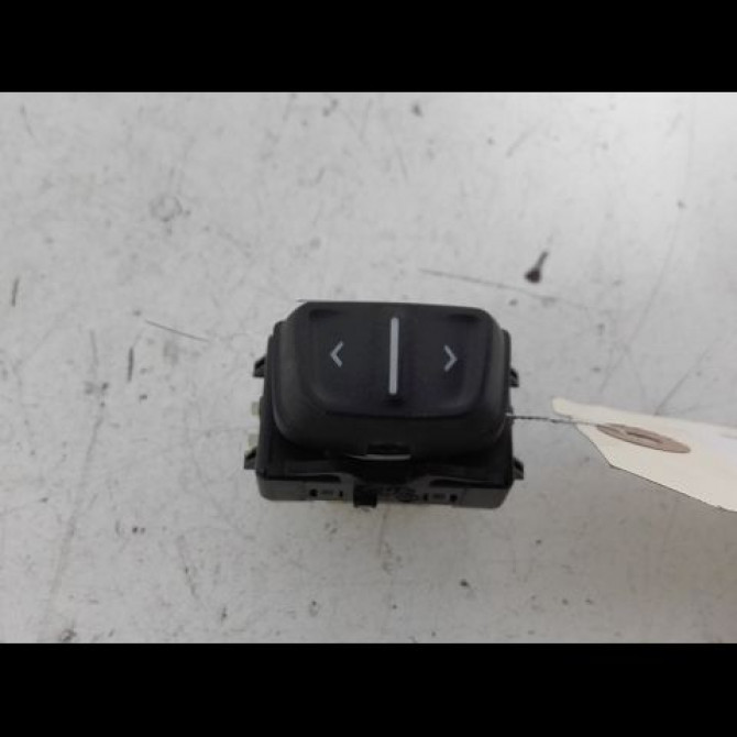 Commande lève-glace porte avant droite occasion DACIA SANDERO II Phase 1 10-2012->... 0.9 TCE 90ch 254214937R 1