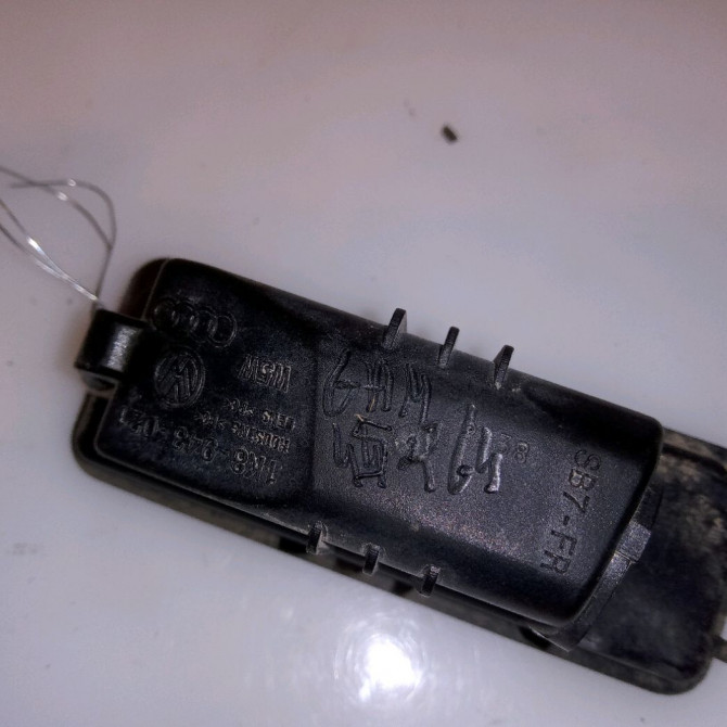 Eclaireur plaque de police d occasion VOLKSWAGEN GOLF VI Phase 1 10-2008->04-2013 1.4 TSI 16v 122ch 3