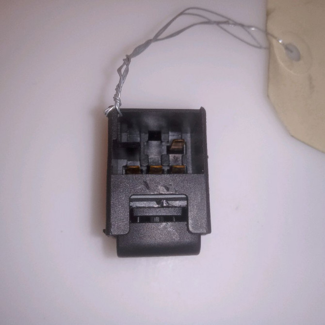 Commande lève-glace porte avant droite occasion VOLKSWAGEN GOLF IV GOLF IV Phase 1 1998-01-01->2005-06-30 1.6i 2