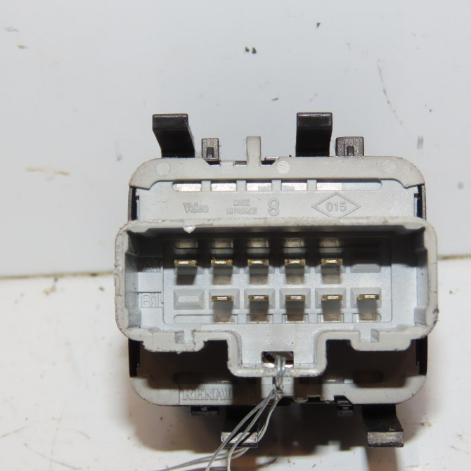 Commande lève-glace porte avant gauche occasion RENAULT ESPACE IV Phase 2 03-2006->07-2012 2.0 DCI 150ch 8200015089 2