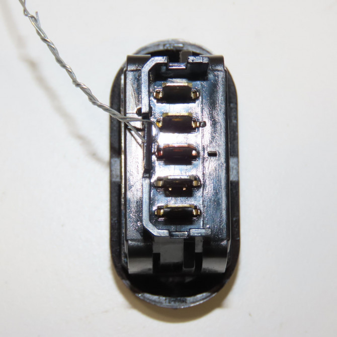 Commande lève-glace porte avant gauche occasion DACIA DUSTER Phase 1 03-2010->12-2013 1.5 DCI 8v 110ch 2