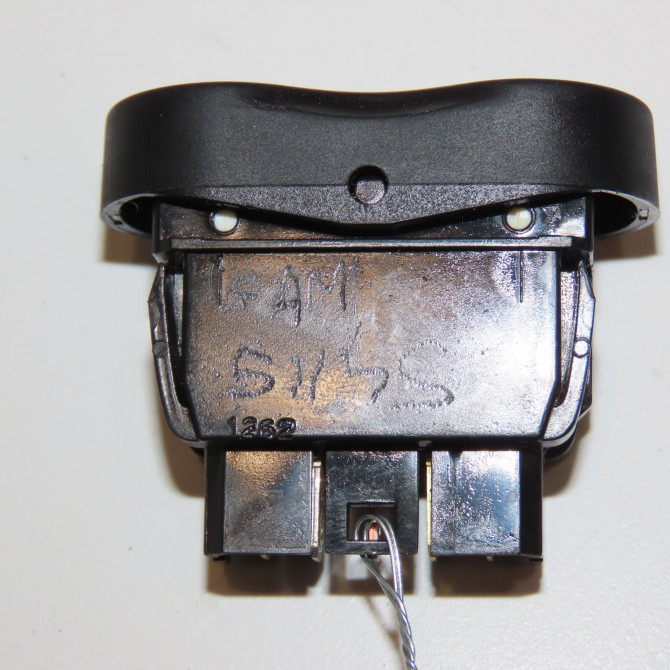 Commande lève-glace porte avant gauche occasion DACIA DUSTER Phase 1 03-2010->12-2013 1.5 DCI 8v 110ch 3