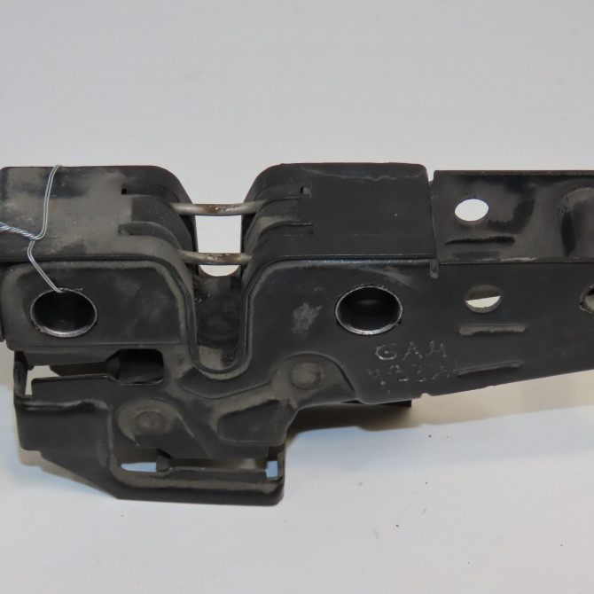 Serrure capot occasion VOLKSWAGEN POLO IV Phase 2 05-2005->09-2009 1.2i 65ch 1T0823509C 2