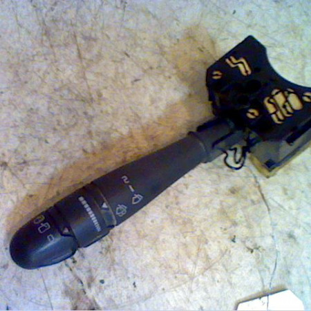 Commande essuie glace occasion RENAULT LAGUNA I Phase 2 04-1998->11-2000 1.6 16v 7701045921