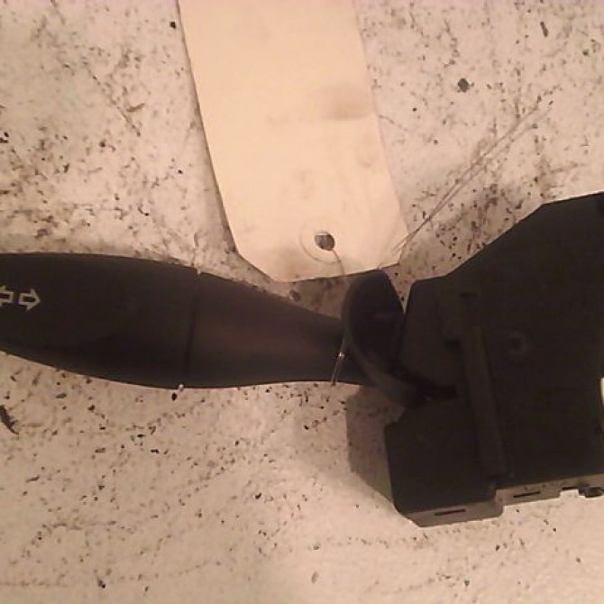 Commande clignotant occasion FORD FIESTA V Phase 2 10-2005->10-2008 1.3i 1379849 1