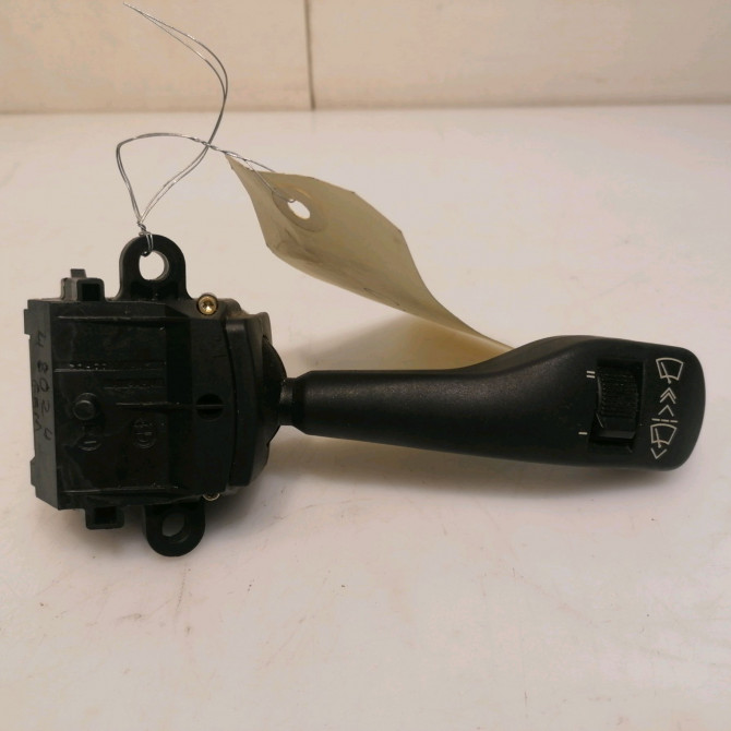 Commande essuie glace occasion B.M.W. SERIE 3 IV Phase 2 09-2001->03-2005 320d 61318363664 1