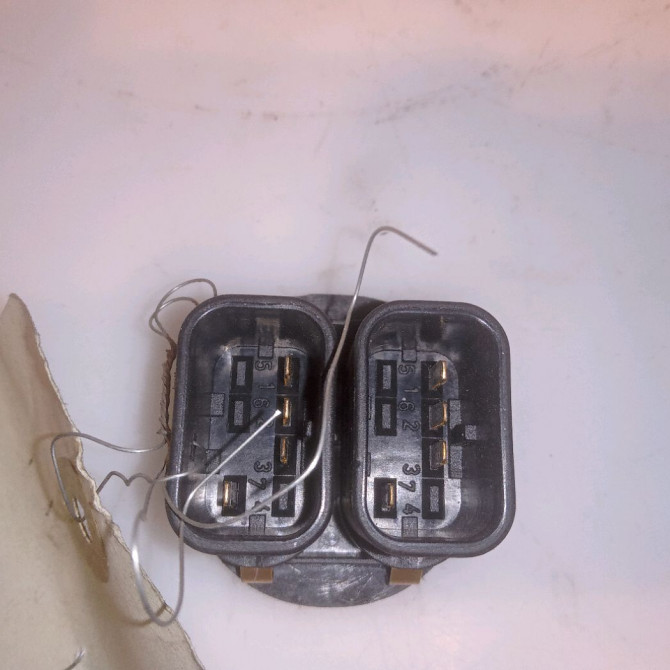 Commande lève-glace porte avant gauche occasion FORD FIESTA V Phase 1 09-2002->10-2005 1.4 TDCI 1007910 2