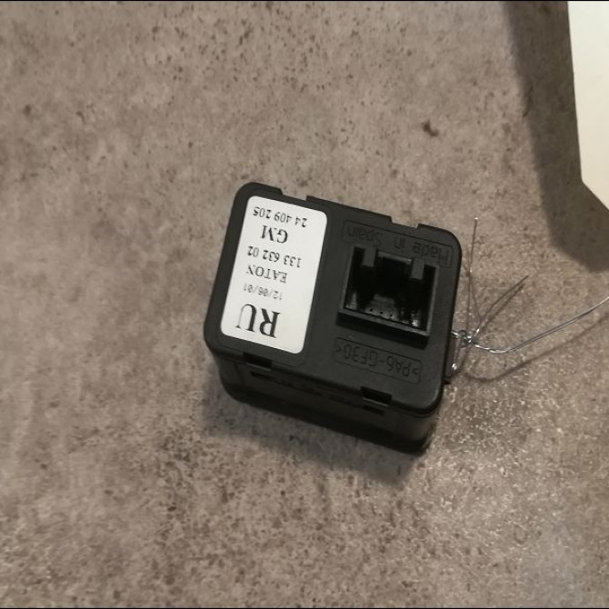 Commande lève-glace porte avant gauche occasion OPEL CORSA III Phase 1 10-2000->08-2003 1.0i 12v 24411030 2