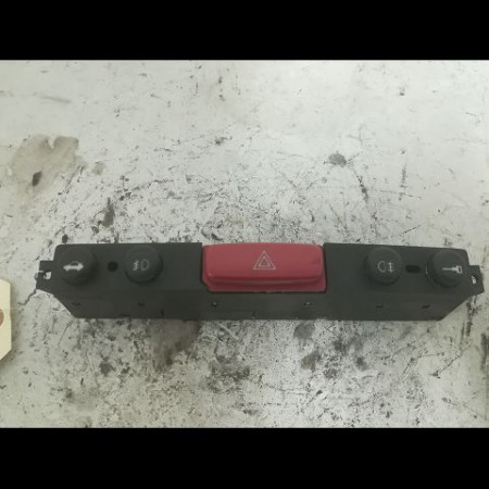 Bouton de warning occasion ALFA ROMEO 147 Phase 2 09-2004->10-2010 1.9 JTD 115ch