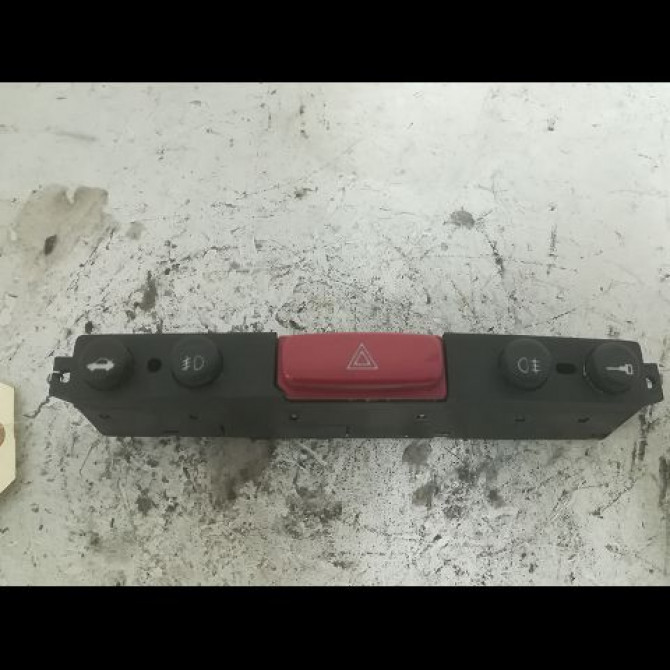 Bouton de warning occasion ALFA ROMEO 147 Phase 2 09-2004->10-2010 1.9 JTD 115ch 1