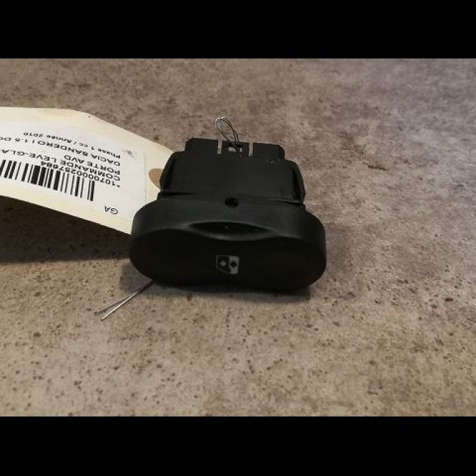 Commande lève-glace porte avant droite occasion DACIA SANDERO I Phase 1 06-2008->10-2012 1.5 DCI 70ch 8200602227 1