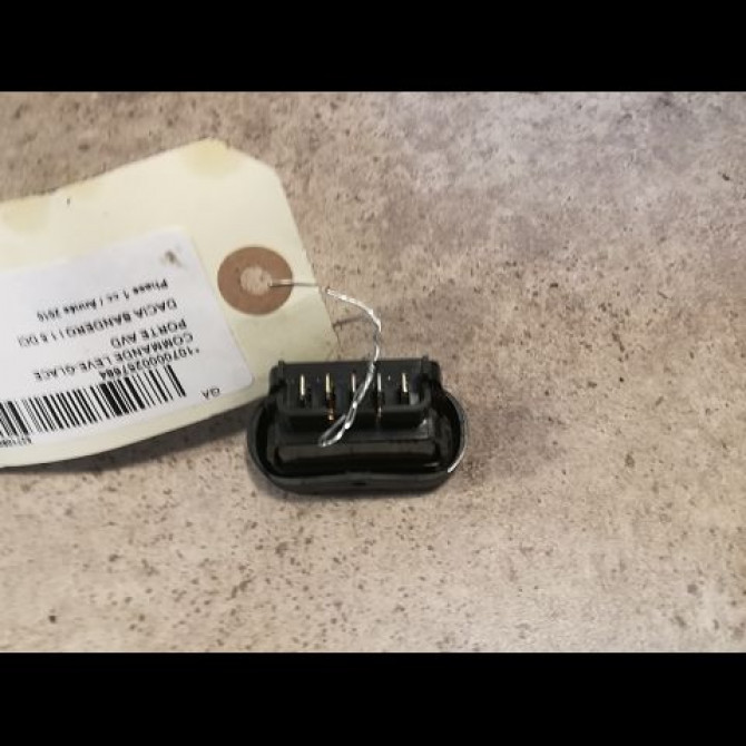 Commande lève-glace porte avant droite occasion DACIA SANDERO I Phase 1 06-2008->10-2012 1.5 DCI 70ch 8200602227 2