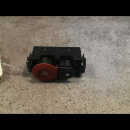 Bouton de warning occasion RENAULT CLIO III phase 2 ESTATE 03-2009->12-2014 1.5 DCI 75ch 252103766R