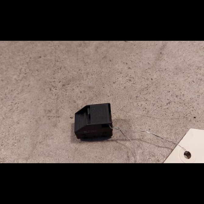 Commande leve-glace porte arrière droite occasion VOLKSWAGEN PASSAT IV Phase 1 10-1996->10-2000 1.9 TDI 110ch 2