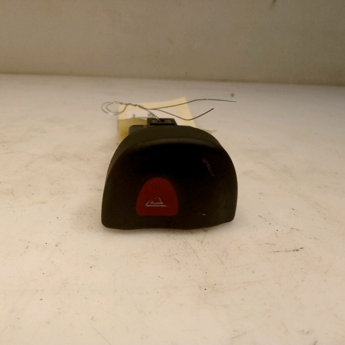 Bouton de warning occasion RENAULT MEGANE I Phase 2 03-1999->06-2003 1.9 DTI 1