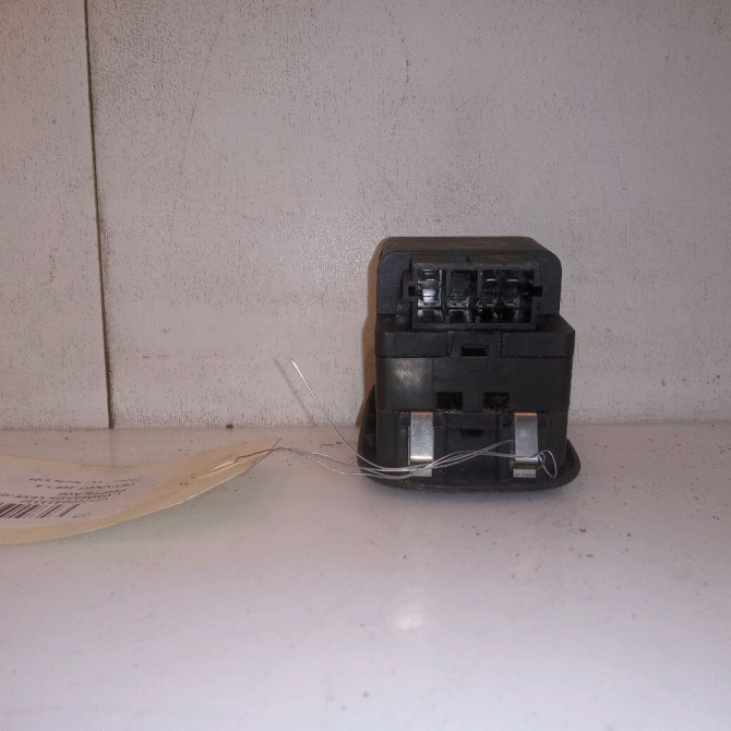 Commande lève-glace porte avant gauche occasion PEUGEOT 206 Phase 1 09-1998->03-2009 1.4i 2