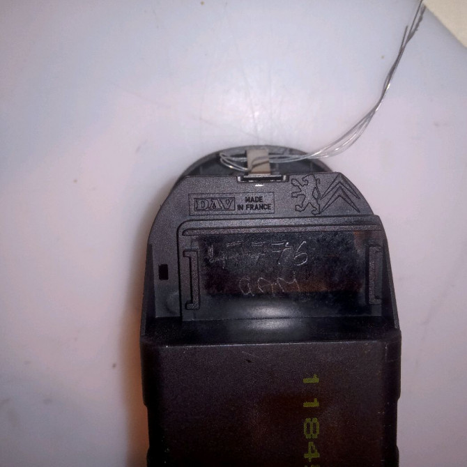 Commande lève-glace porte avant gauche occasion PEUGEOT 206 Phase 1 09-1998->03-2009 1.4i 3