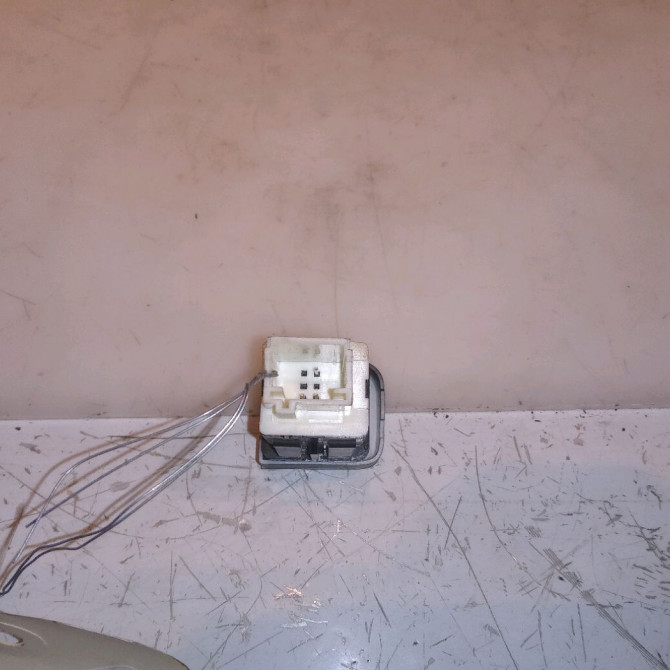 Bouton de warning occasion PEUGEOT RIFTER 98170430ZD 2