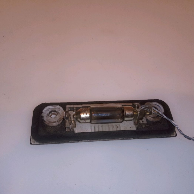 Eclaireur plaque de police g occasion FORD FIESTA V Phase 1 09-2002->10-2005 1.4 TDCI 1332916 2