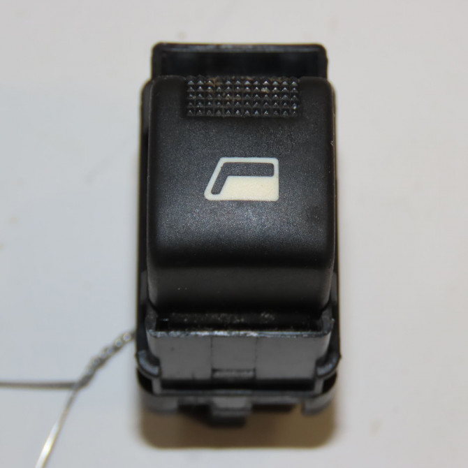 Commande lève-glace porte avant droite occasion CITROEN C3 I Phase 2 10-2005->12-2010 1.1i 1