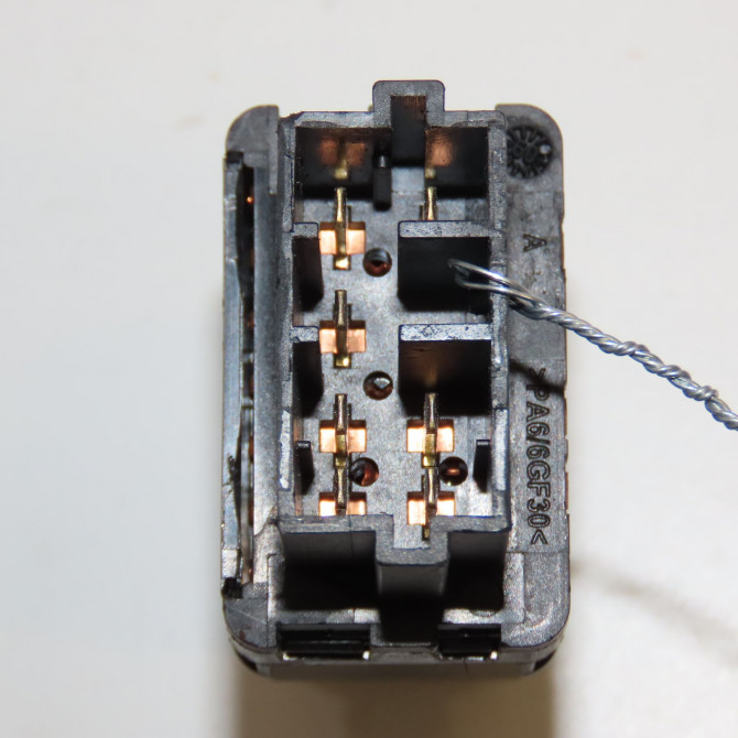 Commande lève-glace porte avant droite occasion CITROEN C3 I Phase 2 10-2005->12-2010 1.1i 2