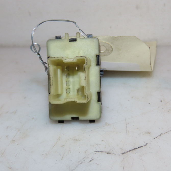 Commande leve-glace porte arrière gauche occasion DACIA SANDERO II Phase 1 10-2012->... 1.5 DCI 90ch 2