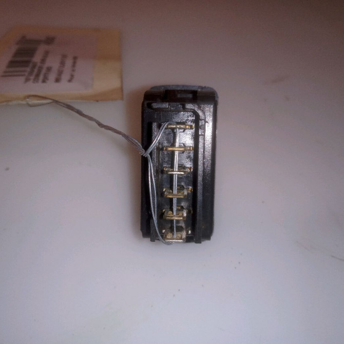 Commande lève-glace porte avant droite occasion RENAULT CLIO II Phase 1 03-1998->06-2001 1.9 D 7700430000 2