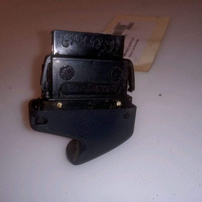 Commande lève-glace porte avant droite occasion RENAULT CLIO II Phase 1 03-1998->06-2001 1.9 D 7700430000 3