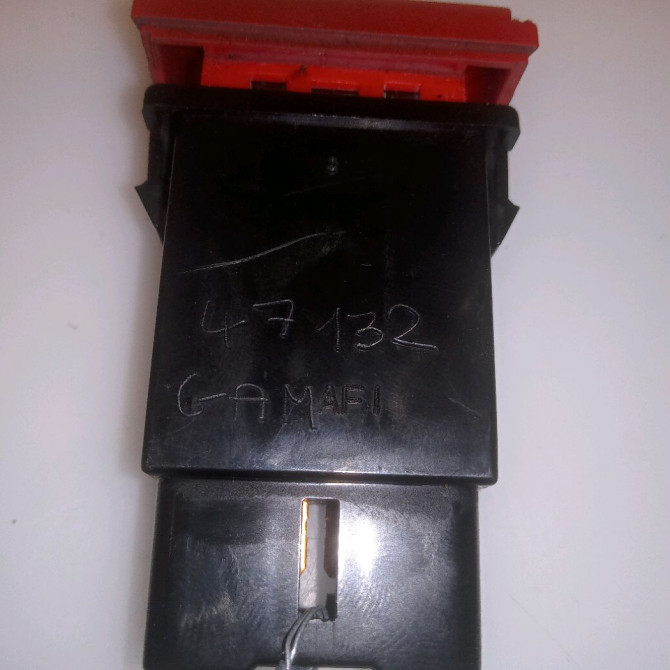 Bouton de warning occasion HYUNDAI GETZ Phase 1 09-2002->11-2005 1.1i 937901C000 4