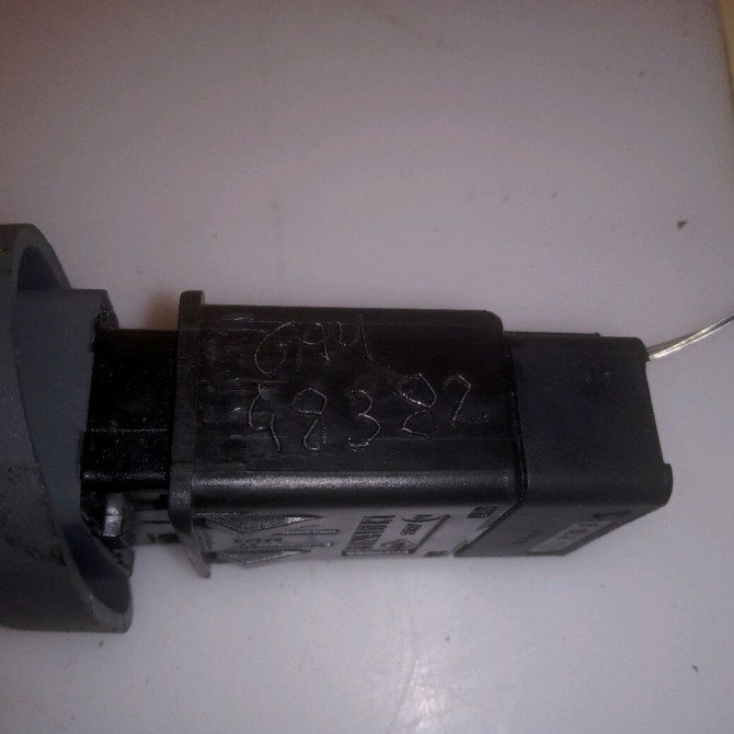 Bouton de warning occasion RENAULT CLIO II Phase 1 03-1998->06-2001 1.9 D 252904482R 4