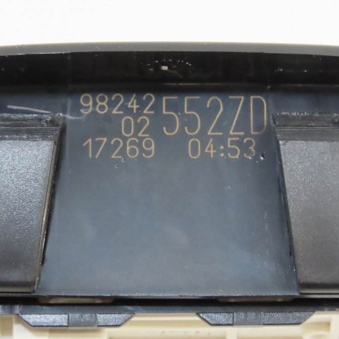 Commande leve-glace porte arrière droite occasion PEUGEOT 208 Phase 2 04-2015->... 1.2i 81ch 98242552ZD 3