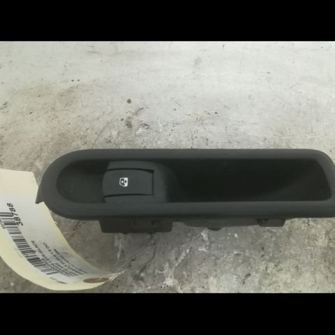Commande leve-glace porte arrière droite occasion RENAULT CLIO III Phase 1 09-2005->03-2009 1.5 DCI 85ch 8200214936 1