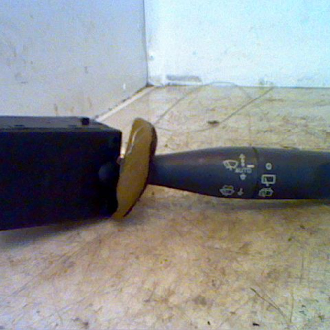 Commande essuie glace occasion PEUGEOT 306 Phase 2 04-1997->03-2002 1.9 TD 6239J1 1
