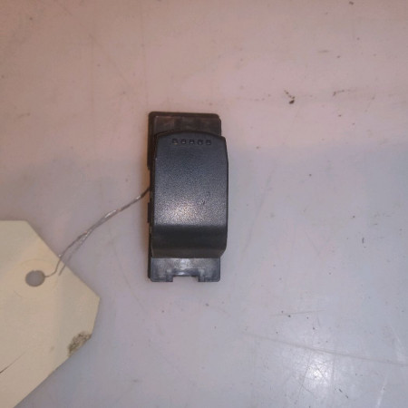 Commande lève-glace porte avant droite occasion SUZUKI GRAND VITARA II Phase 1 09-2005->09-2009 1.6 VVT 106ch 3799562J00